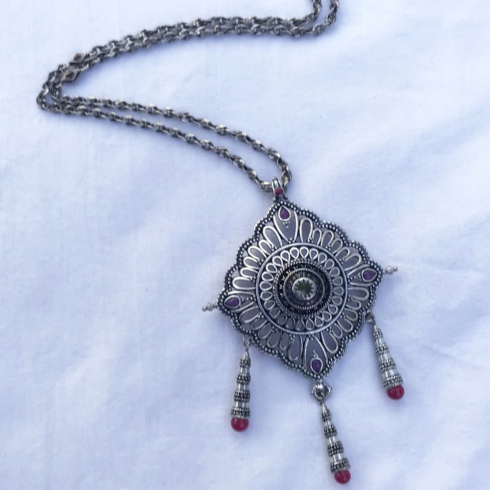 LUCKY BRAND Large Silver 3 Color Pendant Necklace - Picture 2 of 6